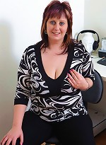 free bbw pics Plump young beauty exposes...